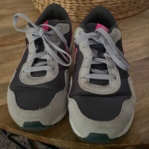 Nike tennis shoes